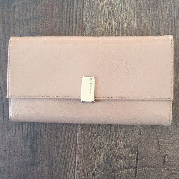 Liz Claiborne Handbags - Liz Claiborne Wallet